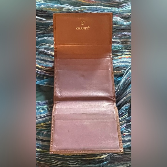 Milk chocolate patent leather Chanel wallet. Approximately 4 x 4 inches. EUC. - Picture 10 of 16